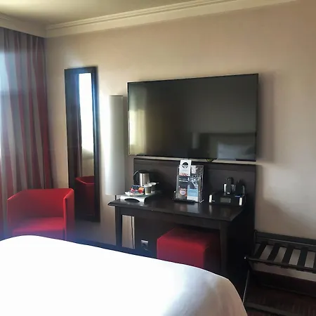 Saint-quentin-en-yvelines Centre Gare 4 Etoiles Hotel 4*