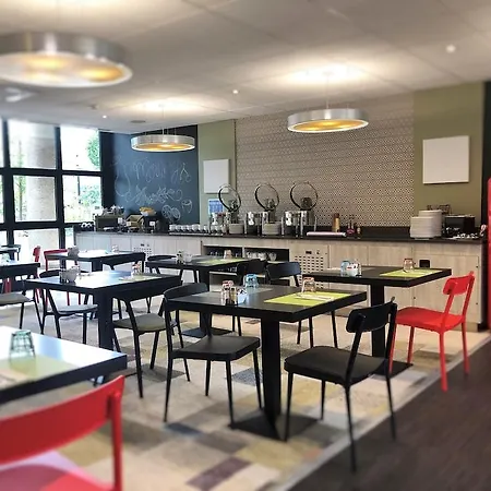Saint-quentin-en-yvelines Centre Gare 4 Etoiles Hotel