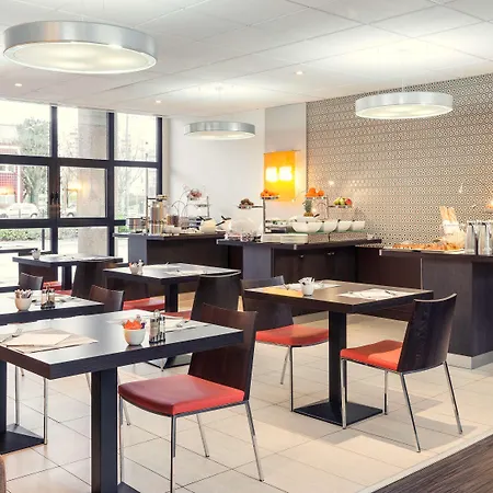 Saint-quentin-en-yvelines Centre Gare 4 Etoiles Hotel