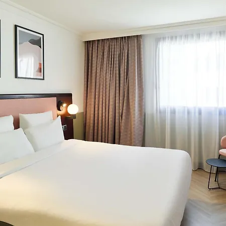 Saint-quentin-en-yvelines Centre Gare 4 Etoiles Montigny-le-Bretonneux