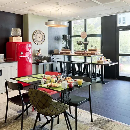 Hotel Saint-quentin-en-yvelines Centre Gare 4 Etoiles 4*