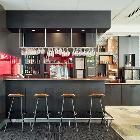 Saint-quentin-en-yvelines Centre Gare 4 Etoiles Hotel 4*